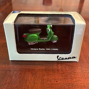 1968 Vespa Piaggio Rally 180 Scooter  Die-cast